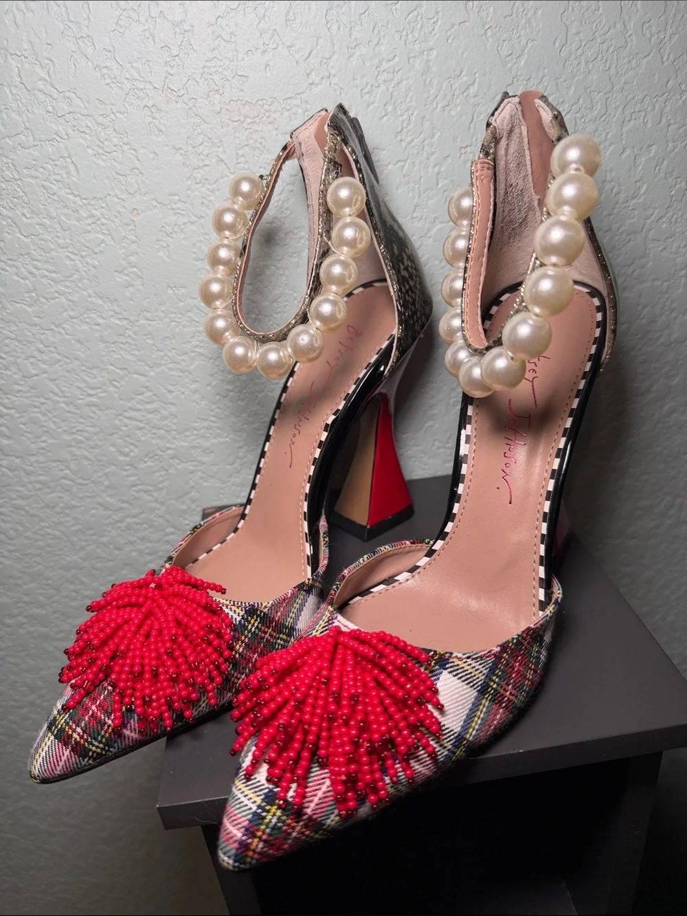 Betsey Johnson Walton Plaid Mixed Media Pearl Pumps Size 6
